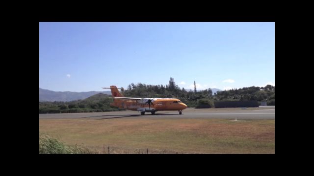 L'ATR 42 d'Air Calédonie décolle pour la dernière fois de Magenta