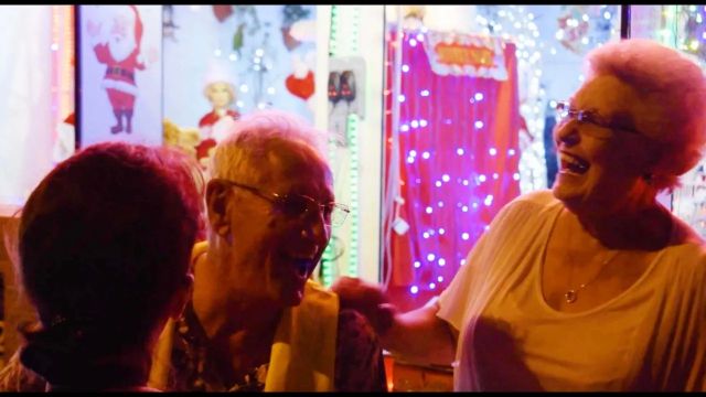 A Nouméa, la maison du Père-Noël se découvre en fanfare