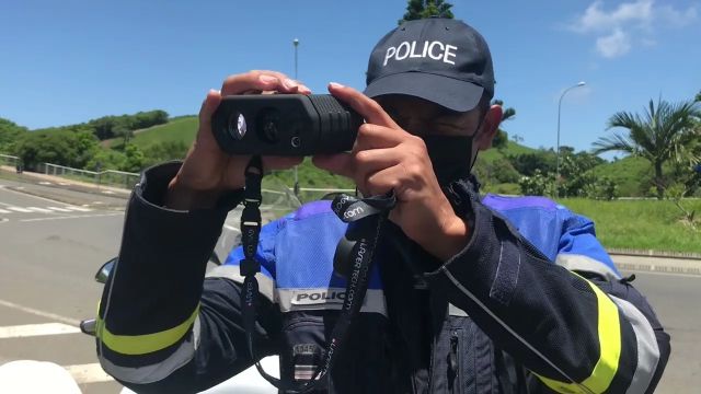 Des radars de poche pour flasher les automobilistes à Nouméa