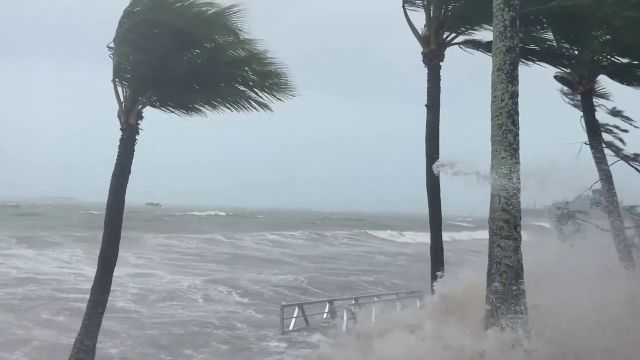 Dépression tropicale Lucas : déjà des dégâts et une mer démontée avant l'alerte 2