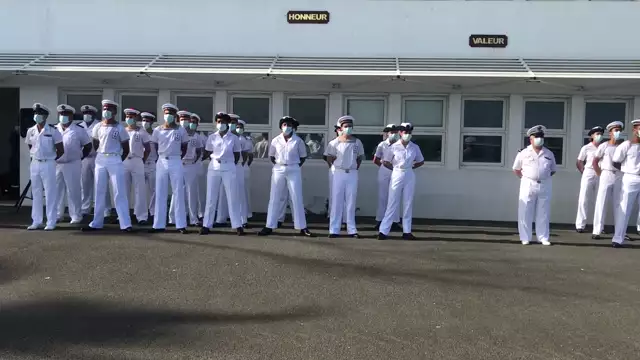 De jeunes Calédoniens en immersion dans la Marine