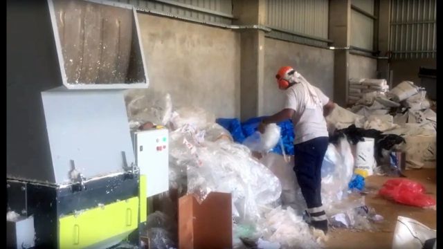 Ecopavement : un procédé unique pour recycler le plastique... en dalles